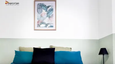 Habitación en alquiler en Carrer Devesa, Altozano (Distrito Campoamor-Altozano. Alicante - Alacant) de 380 €<span>/mes</span>