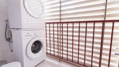 Habitación en alquiler en Carrer Devesa, Altozano (Distrito Campoamor-Altozano. Alicante - Alacant) de 410 €<span>/mes</span>