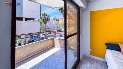 Habitación en alquiler en Carrer Devesa, Altozano (Distrito Campoamor-Altozano. Alicante - Alacant) de 410 €<span>/mes</span>