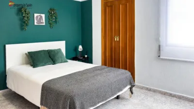 Habitación en alquiler en Carrer Devesa, Altozano (Distrito Campoamor-Altozano. Alicante - Alacant) de 400 €<span>/mes</span>
