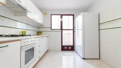 Habitación en alquiler en Carrer Devesa, Altozano (Distrito Campoamor-Altozano. Alicante - Alacant) de 410 €<span>/mes</span>