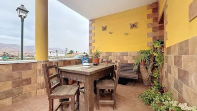Casa en venta en Calle Rey Juan Carlos I, 24, Antigua de 370.000 €