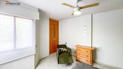 Habitación en alquiler en Carrer Devesa, Altozano (Distrito Campoamor-Altozano. Alicante - Alacant) de 400 €<span>/mes</span>