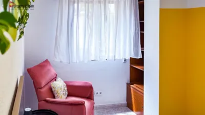Habitación en alquiler en Carrer Devesa, Altozano (Distrito Campoamor-Altozano. Alicante - Alacant) de 380 €<span>/mes</span>