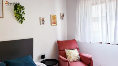Habitación en alquiler en Carrer Devesa, Altozano (Distrito Campoamor-Altozano. Alicante - Alacant) de 380 €<span>/mes</span>