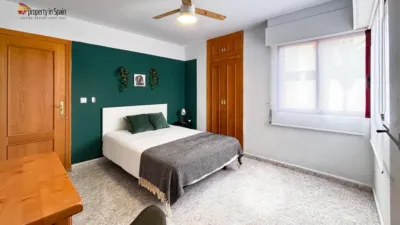 Habitación en alquiler en Carrer Devesa, Altozano (Distrito Campoamor-Altozano. Alicante - Alacant) de 400 €<span>/mes</span>