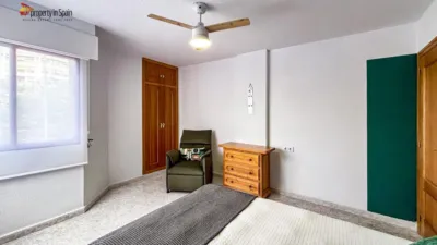 Habitación en alquiler en Carrer Devesa, Altozano (Distrito Campoamor-Altozano. Alicante - Alacant) de 400 €<span>/mes</span>