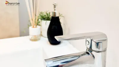 Habitación en alquiler en Carrer Devesa, Altozano (Distrito Campoamor-Altozano. Alicante - Alacant) de 410 €<span>/mes</span>