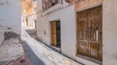 House on Calle Real photo 24