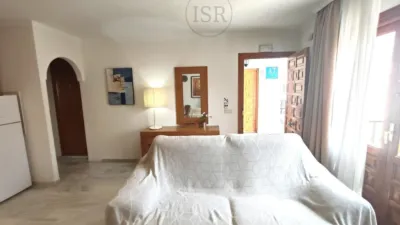 Apartment on Avenida de Juan Sebastián Elcano, 72 photo 5