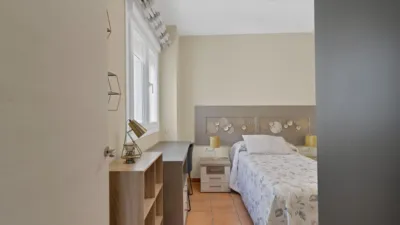 Terraced house on Eugenia de Montijo Street photo 37
