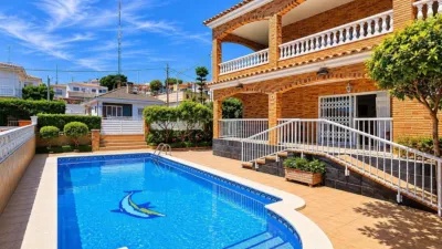 Chalet in Segur de Calafell photo 2