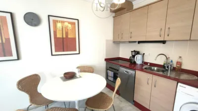 Apartment on Avenida de Juan Sebastián Elcano, 72 photo 2