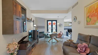 Terraced house on Eugenia de Montijo Street photo 4