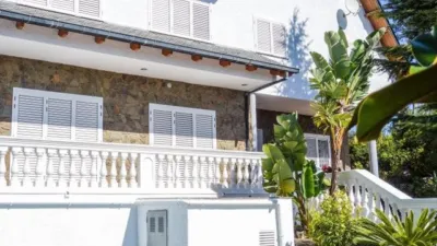 Chalet on Carrer Cal Tarda photo 4