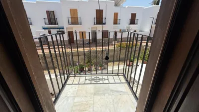 Terraced house on Avenida de Juan Sebastián Elcano photo 8