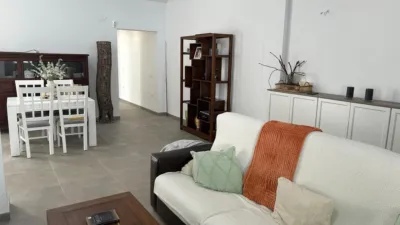 Semi-detached house on Calle de la Virgen del Rocío photo 2
