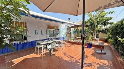 Chalet on Calle de las Islas Canarias photo 2