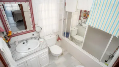 Apartment on Calle de Santa Teresa de Jesús photo 14