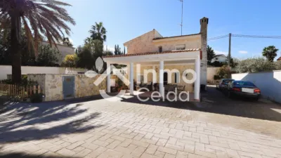 Chalet on Calle de la Amistat photo 4
