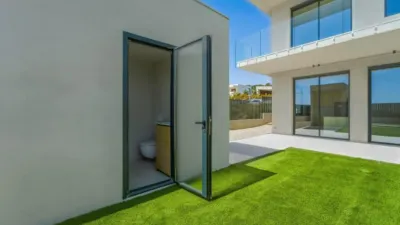Casa en Carrer de Margarida Xirgu photo 8