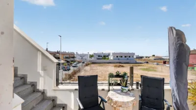 Apartment on Calle Esperanza Macarena photo 18