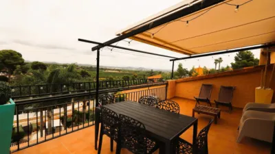 Chalet on Carrer Pinos photo 4