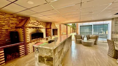 Chalet on Paseo Mayor, 1 photo 5