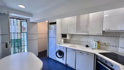 Flat on Calle de Francia photo 4