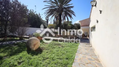 Chalet on Calle de la Amistat photo 16