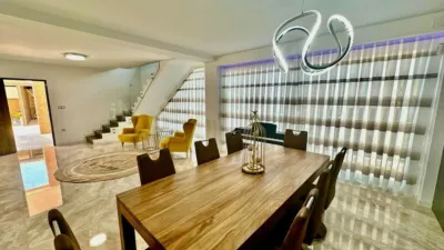 Chalet on Paseo Mayor, 1 photo 16