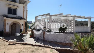 Chalet on Calle Rosales Sierra Perenchiza, No. 19 photo 2