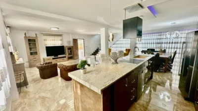 Chalet on Paseo Mayor, 1 photo 11