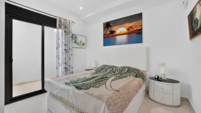 Apartment on Calle Esperanza Macarena photo 11