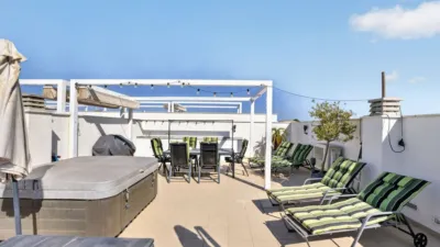 Apartment on Calle Esperanza Macarena photo 20