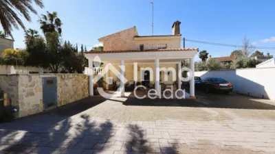 Chalet on Calle de la Amistat photo 19