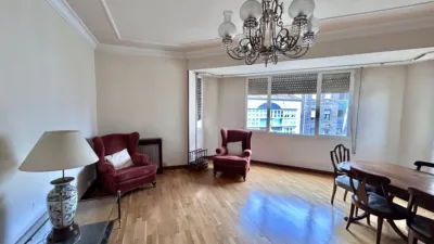 Flat on Calle de Francia photo 3