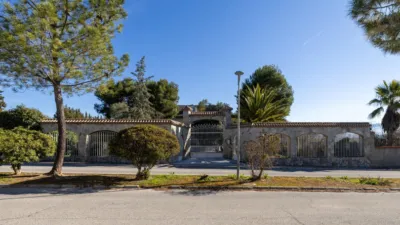 Chalet on Calle 163 Avenida de los Alamos photo 3