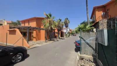 Casa en venta en Avenida Primero de Mayo, 26, Parque Holandés (La Oliva) de 298.900 €