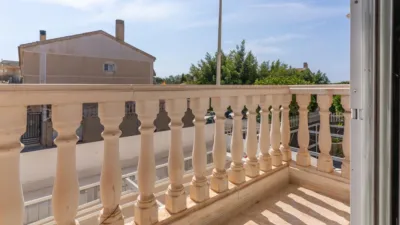 Terraced House in Carrer de Logroño photo 24