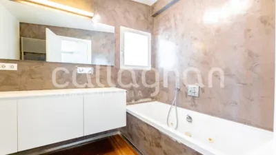 Penthouse on Cirilo Amorós Street photo 29