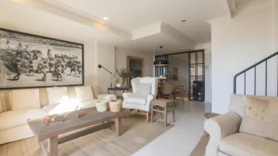Chalet on Avenida Santiago Bernabeu photo 3