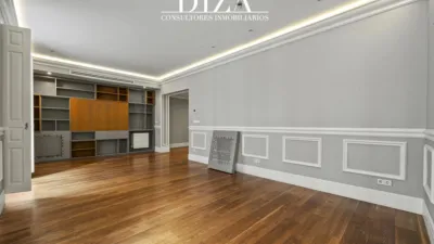 Apartment on Calle del Conde de Aranda photo 8