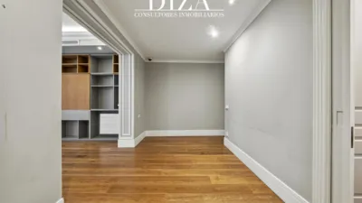 Apartment on Calle del Conde de Aranda photo 11