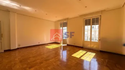 Apartment on Calle de Narváez photo 2