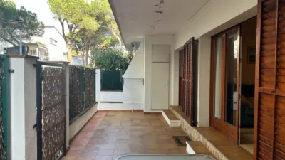 Apartment on Carrer de l'Empordà photo 8