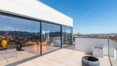 Penthouse on Manuel Sanchez Baena Man Street photo 35