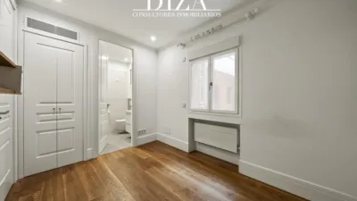Apartment on Calle del Conde de Aranda photo 33
