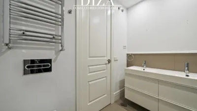 Apartment on Calle del Conde de Aranda photo 40