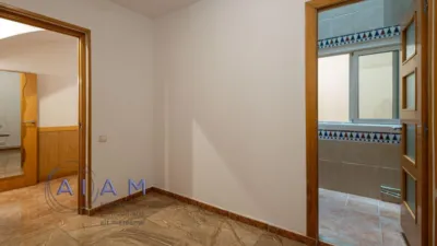 Apartment in Centre photo 18